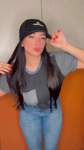 Cosplay de McDonald's por Emanuelly Raquel