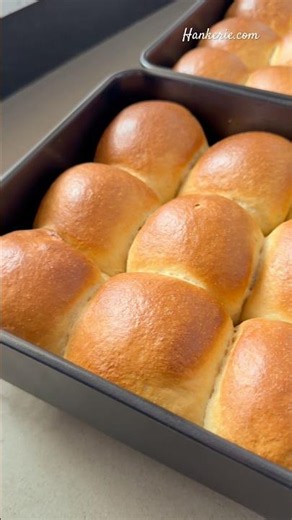 The most satisfying pull-apart golden dinner rolls