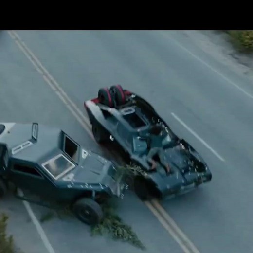 What a scene | girl rescue from car to cars 🚗 | Don't try this #fastandfurious