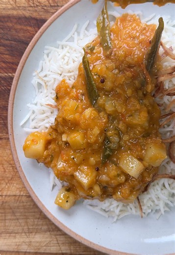‏🇮🇳مرق عدس هندي - 🇮🇳Indian Lentils Stew ‏المكونات: سمن زيت كمون خردل اوراق الكاري بتا عدس مغسول بصل طماط فلفل (اختياري) ثوم زنجبيل كزبرة بطاط ملح فلفل أسود كزبرة بودر مرق دجاج /لحم/خضار ماء Ingredients: Ghee Oil Cumin Mustard seeds Curry leaves Washed lentils Onion Tomatoes Chili peppers (optional) Garlic Ginger Cilantro Potatoes Salt Black pepper Ground coriander Chicken, beef, or vegetable stock Water ‏ #اكلات_سهله #طبخات_لذيذه #وصفات_لذيذة #وصفات_سريعة