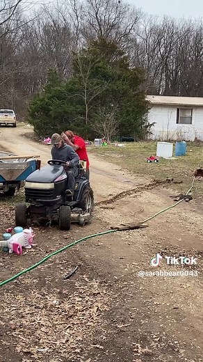 Redneck ditch digging #rednecks@rondavis999
