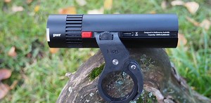 Test: Knog PWR TRAIL– výkonné modulárne svetlo s integrovanou powerbankou | MTBIKER magazín