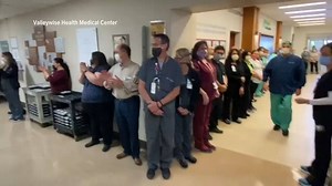 Staff at Valleywise Health Medical Center in Phoenix celebrated the first discharge of a COVID-19 patient at the hospital 🙌 Story: https://bit.ly/39Zl8OX | 12News