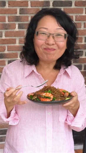 Nouvelle recette sur ma chaîne YouTube : VERMICELLES aux CREVETTES 🦐🦐🦐 Un délice thaï, avec une petite sauce destinée aux fruits de mer. Bon'ap et bonne semaine | Cooking with Morgane