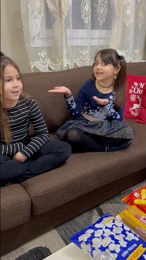 ΘΑ ΔΟΥΜΕ ΧΡΙΣΤΟΥΓΕΝΝΙΑΤΙΚΕΣ ΤΑΙΝΙΕΣ 🎄#andriana #alenaandprincess #christmas #shorts #χριστούγεννα