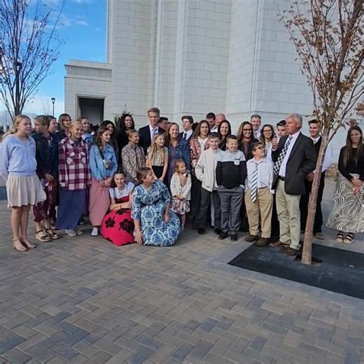 Check out this youth group from Blackfoot, Idaho! Thank you for coming to tour the temple. All are welcome. | Burley Idaho Temple
