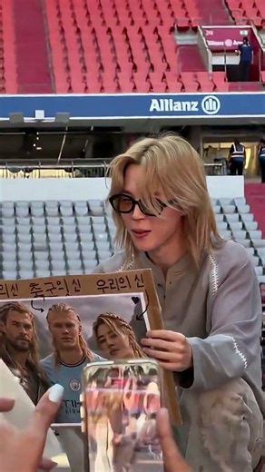 Jimin and Halland picture😭🤣