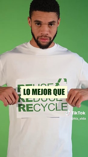 ♻️💧 **¡Dale una segunda vida a tu botella plástica!** Aprende a reciclar y a donde llevar las botellas plasticas sino encuentras un contenedor Vacía 👉 aplasta 👉 deposita en el contenedor correcto 🟡 Pequeñas acciones generan grandes cambios 🌍✨ ¡Reciclar es cuidar el planeta! #reciclaje#Botella#plasticos#medioambiente#economiacircular #hizvida 💚🌱