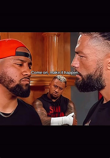 Roman Reigns & Solo Sikoa vs. Usos: WWE Match Highlights