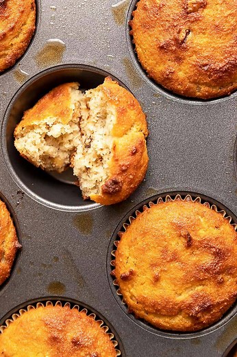 No bananas in this keto banana bread muffin recipe. These are soft and fluffy muffins with almond flour and walnuts...a perfect breakfast treat. Printable Recipe: https://jenniferbanz.com/keto-banana-nut-muffins#wprm-recipe-container-12556 | Low Carb Recipes with Jennifer