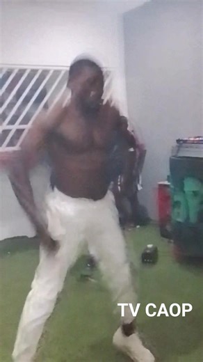 34 reactions | Grande bailarino dos lamba Vocês sabem | Lora Sacana | Facebook