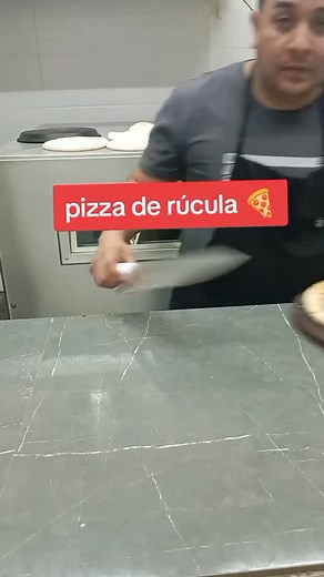 1.3K views · 4K reactions | Así preparamos nuestra pizza de rúcula  | Pizzería "Mia" | Facebook