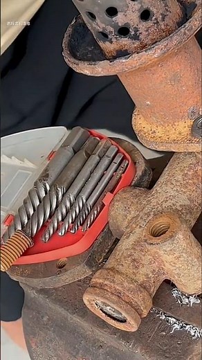 6-piece spiral screw extractor set sets are used for removing stripped, damaged broken screws, bolts