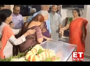 10K views · 66 reactions | Visuals from the residence of Union Minister Ananth Kumar who passed away at the age of 59, early morning. The mortal remains of Kumar will be kept at National College, Bengaluru, for last tributes: ANI #AnanthKumar Bharatiya Janata Party (BJP) | ET NOW | Facebook