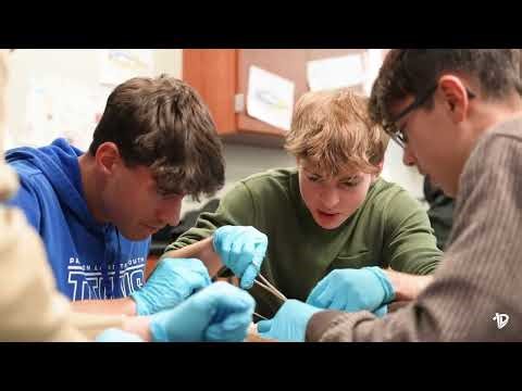 PLSHS Honors Anatomy & Physiology Dissects a Sheep Eye