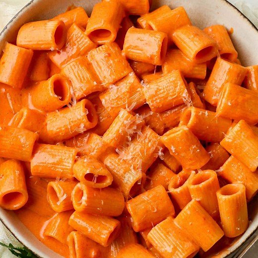 Gigi Hadid Pasta Recipe (Rigatoni Vodka)