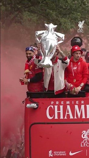 Who catches the balloon... 🎈🤣