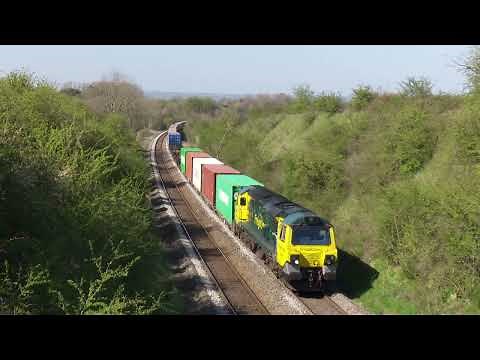 Class 70 thrash - UK freight locomotives hard at work. #trains #thrash #railroad #railway #railfans
