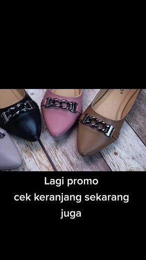 Stylish Women's Flat Shoes Collection