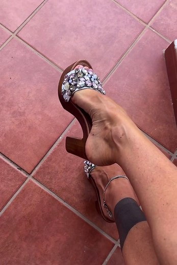 Beautiful.Feet.Arch on Instagram: " #feetgoddess #feettease #danglingshoes #danglingheels #danglingfeet #dangling #fussgöttin #higharch #heels #footsole #prettysole #soleshow #prettysoles #mulesshoes #feetsgram #fussgöttin #fussliebe #toenails #inkedfeet #fußfetisch #feetwrinkles #ankletlove #ankletfeet #füße #tacchi #piesfemeninos #archfetish #archfeet #fußverehrung #darkfeminine #fetisch"