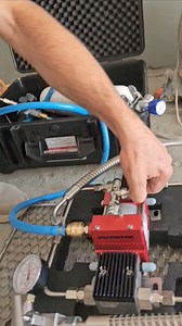 #MAXIMATOR buster pump refills our bottles. | Sebastian Kawa