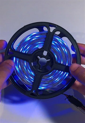 💡 KIT FITA LED RGB 2835 - 5M *(16 Cores   Branco - IP44)* ✔️ KIT1 - 5 METROS: 1 Rolo Fita LED RGB 1 Fonte 12V (5A) 1 Controle 💧 APLICAÇÕES (IP44): ▸ Cozinhas e banheiros ▸ Vitrines e balcões ▸ Jardins verticais ▸ Piscinas (acima do nível d’água) #fabricadeled #brasília