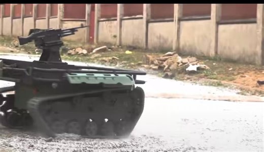 Wow 🤩 🔥😳👏👏Nigerian 🇳🇬 defense-tech startup Terra Industries unveiled its latest autonomous defense systems for Nigeria Armed Forces including interceptor drones, mine-detection vehicles and battlefield intelligence software. This is massive 💯🔥