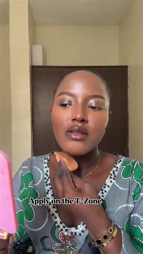 How I apply my pressed powder #beginnerfriendlymakeup #makeuplover #makeuplook