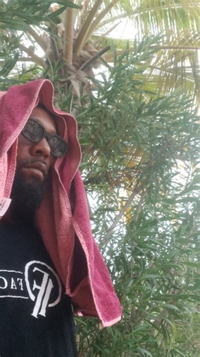 Ser-G🚀🙏🏾💪🏾 on Instagram: "💦"Emergency"💦 Out Now On All ‼️ Music Streaming Platforms‼️ ‼️Share,Like,Support,follow‼️ 🇦🇼🇧🇶🇨🇼🤞🏽"