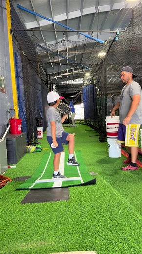 First pitching lessons for Vinny ⚾️