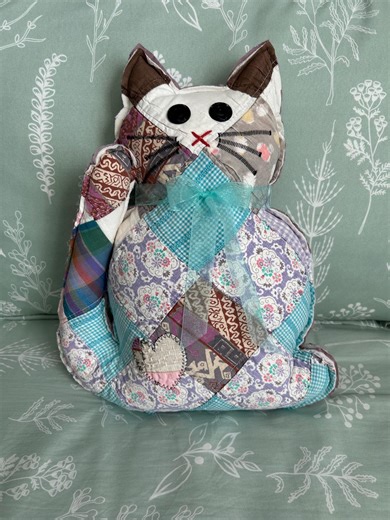 Cat Throw Pillow - Handmade Decorative Quilted Kitten From Upcycled Quilts - Gift for Cat Lover - Etsy