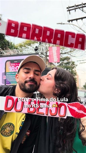 Teve amor na barraca do beijo do nosso Arraiá da Esperança 💋 Sabia que hoje é Dia do Beijo?
