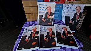 CITV Local News Monday 9 December Nicholas Donne, the son of Sir Gavin Donne has released a biography of his father. Sir Gavin was the Chief Justice and also our first Queen’s Representative. | Cook Islands Television News