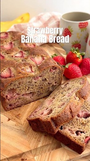 Easy Strawberry Banana Bread Recipe 🍌🍓🍞 #bananabread #bakingrecipes #bananarecipe #recipevideo