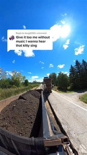 Replying to @devg2332 By popular demand here is a few minutes of the national anthem sang through 8in pipes #michigan #freightliner #straightpipe #trucktok #trucktok #asphaltlife #bxs #caterpillar #8axlemafia #enddumpmafia #enddumplife #trucksoftiktok