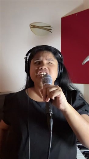 Aliènette Coldfire on Instagram: "Hosanna Hillsong #hillsong #christian #singer"