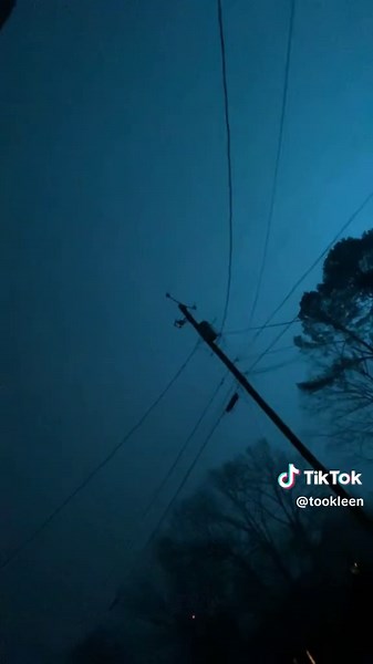 Exploring Rare Green Lightning Phenomenon