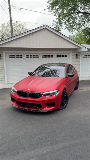 F90 M5 Looks UNREAL WRAPPED in SATIN CHROME RED! 🔥👌🏼 #f90 #m5 #bmw #wrapped #bmwm5 #chicago