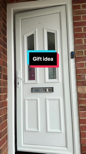 Stylish Home Decor: Sofa Covers and Floor Planks