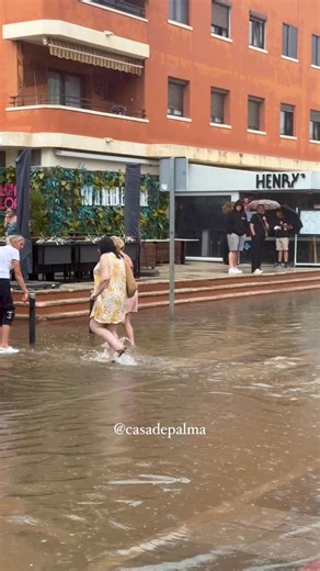 Today in Santa Ponsa 😲 #mallorca #summer2025 #rain #rainyweather #majorca #majorka #spain 🇪🇸 www.casadepalma.es 🔸 | Casa de Palma