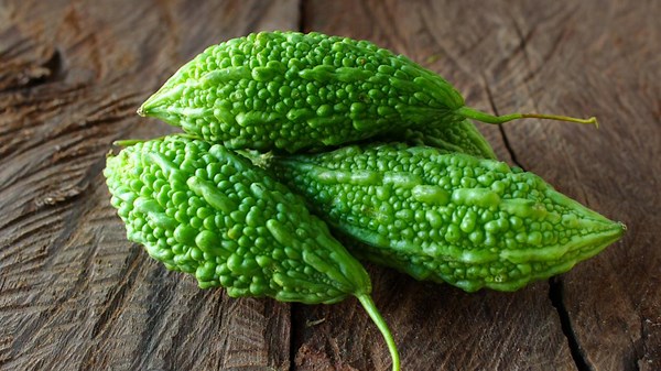 6 Benefits of Bitter Melon: Blood Sugar Control, Digestion, and More