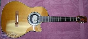 Guitare classique / nylon électro-acoustique Ovation Classic 1763