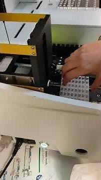 Maglumi 2000 Snibe Clia analyser. Stacking cuvette loader.