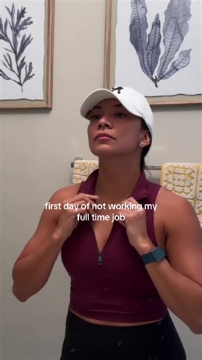 First day not working my full time job anymore. Now I have more time to do this 🤣 #fitnesscoach #fulltimejob #beezinthetrap