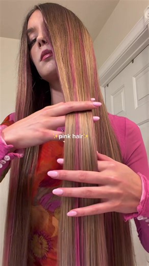 pink hair makes everything better 💖✨ #hairdye #pinkhair #hairtok #healthyhair