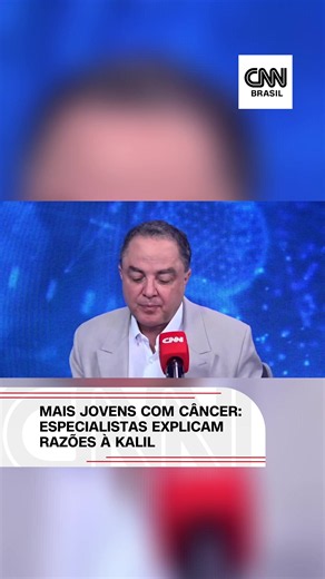 CÂNCER DE INTESTINO TEM APARECIDO ANTES DOS 50 Câncer é uma doença bastante relacionada ao envelhecimento, mas pode ocorrer em pessoas jovens também. Em conversa com o médico @drrobertokalil, os especialistas Paulo Hoff, professor titular de Oncologia da FMUSP e diretor do ICESP, e Maria Ignez Braghiroli, oncologista clínica do ICESP reforçaram que muitos tumores podem estar relacionados ao envelhecimento, mas que adultos mais jovens também têm apresentado tumores. #CNNBrasil #SinaisVitais #Cânc