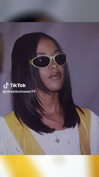 Aaliyah at the 1995 Soul Train Awards