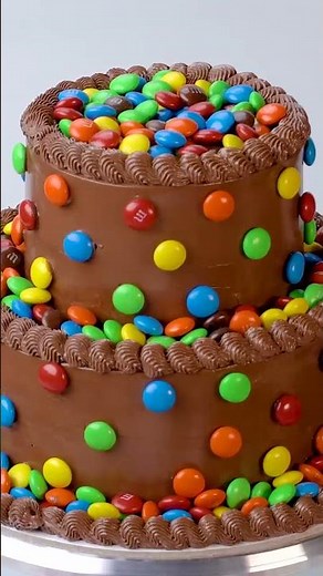 M&M Candy Make Fancy Chocolate Cake