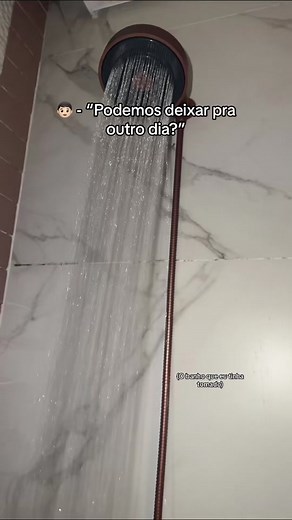 É raro mas acontece com frequência 🤡 #rotinabanho🛀🚿 #produtoscaros #produtosbaratinhos #outrodia #date #cheirosa #pesseguraoboticario #kerastase #encontro #treehut #treehutsugarscrub #vichy #box #trend