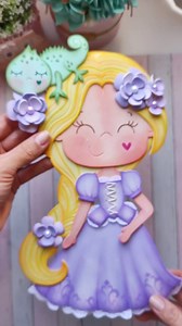 4.1K views · 746 reactions | Apostila Rapunzel.  Último dia da promoção de lançamento. Molde da Rapunzel + Camaleão + 12 papéis digitais, tamanho A4. Apostila em PDF, prontinha para baixar. Disponível no site: www.mimosepresentesartesanatos.com.br Molde / Apostila de Moldes / Rapunzel / Artesanato / Arte em EVA #rapunzel #princesas #apliquespersonalizados | Mimos e Presentes Artesanatos | Facebook